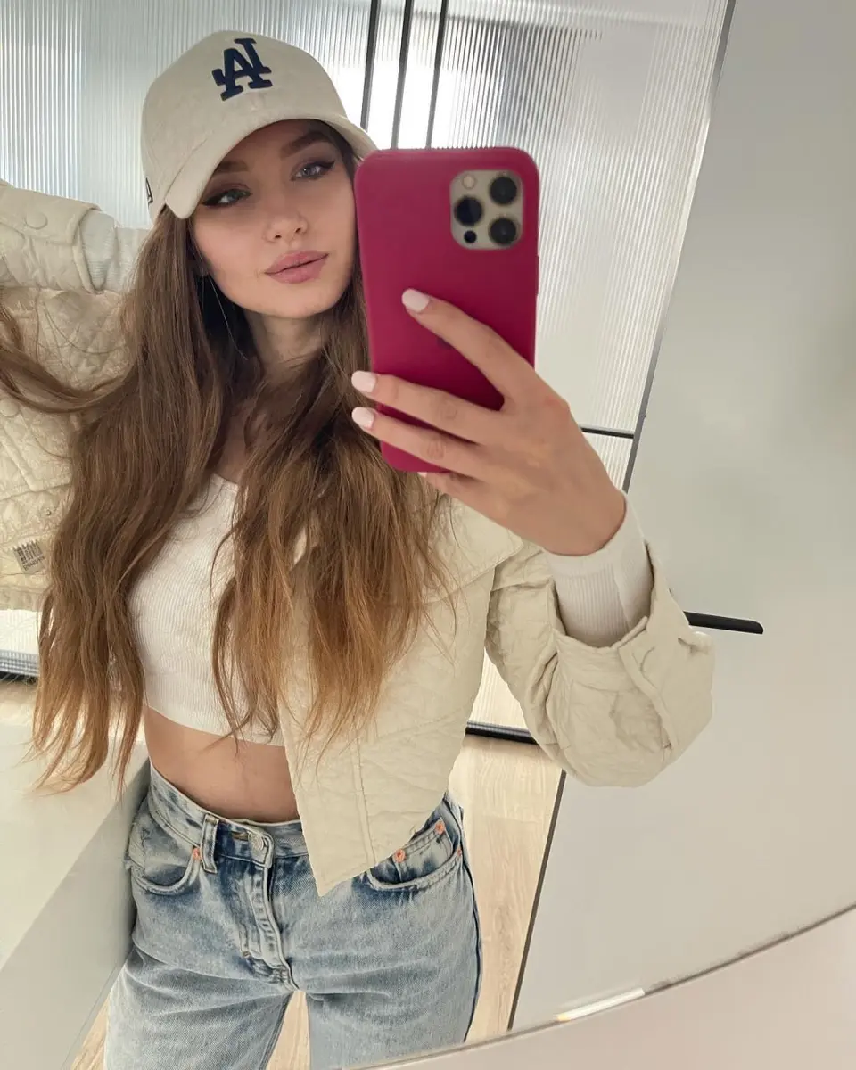 Арина эскорт в городе Москва