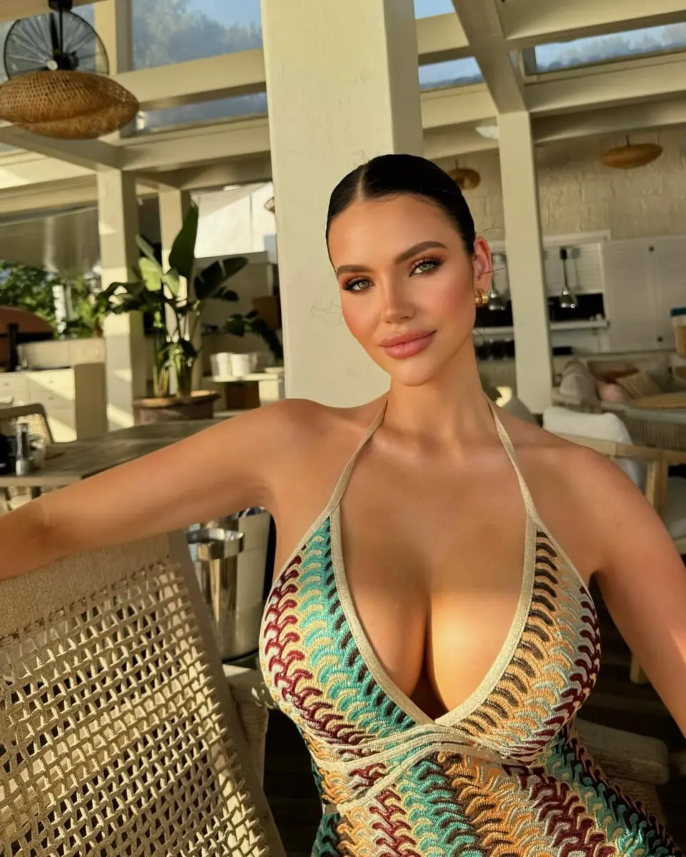 Эльмира эскорт в городе Москва