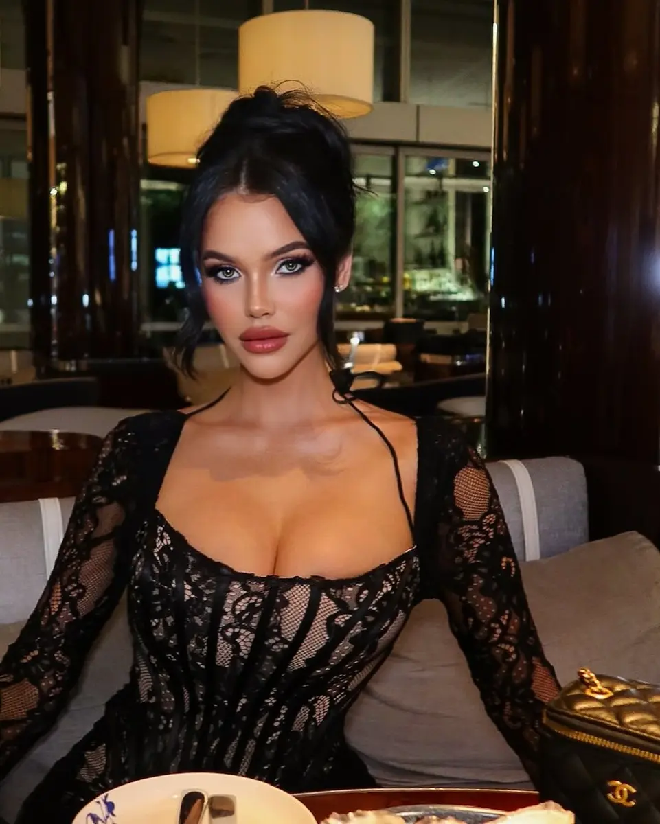 Эльмира эскорт в городе Москва