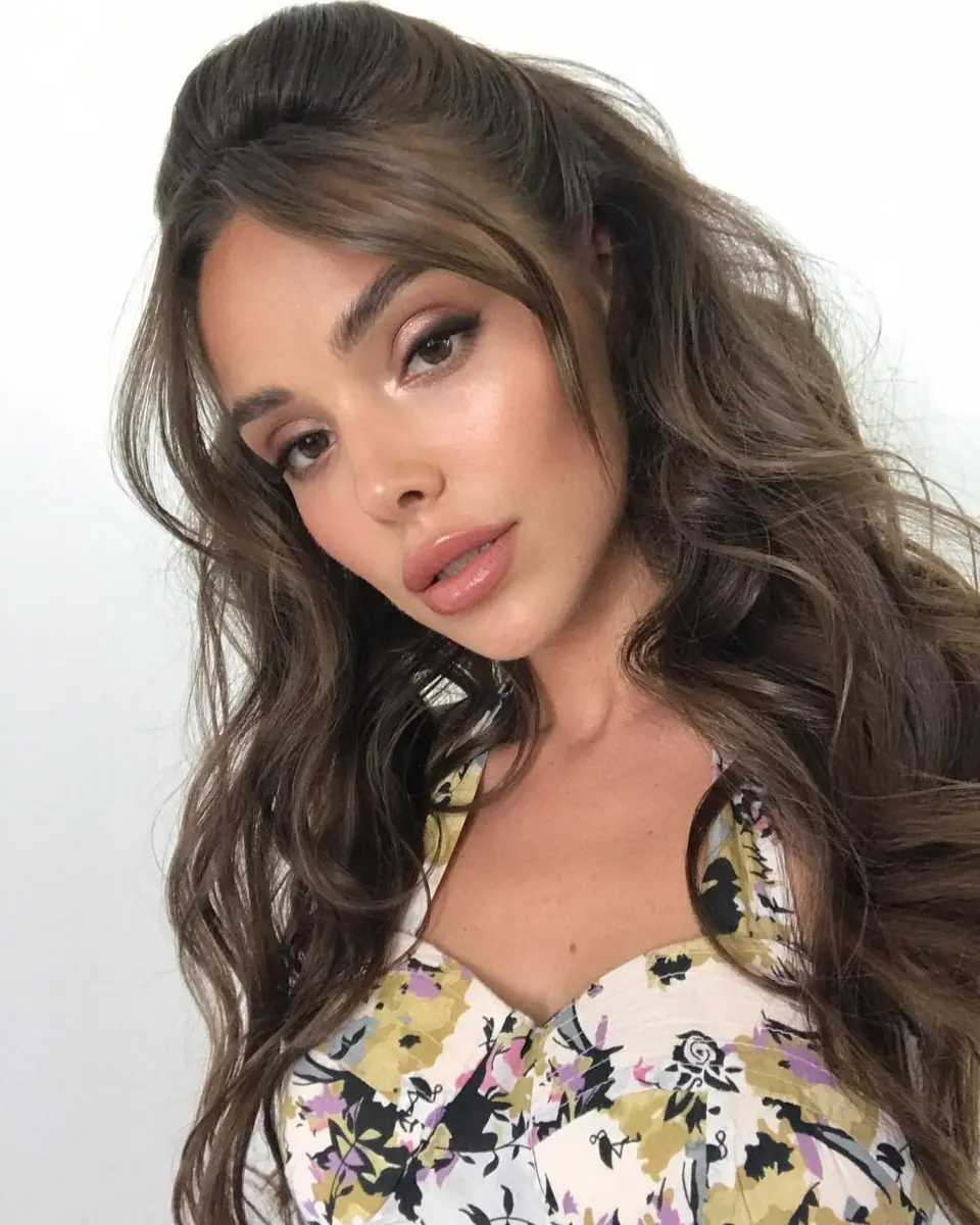 Карина эскорт в городе Москва