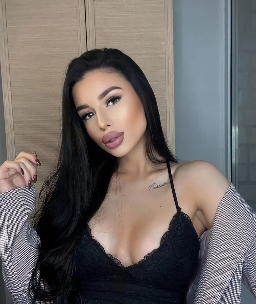 Милана эскорт в городе Москва