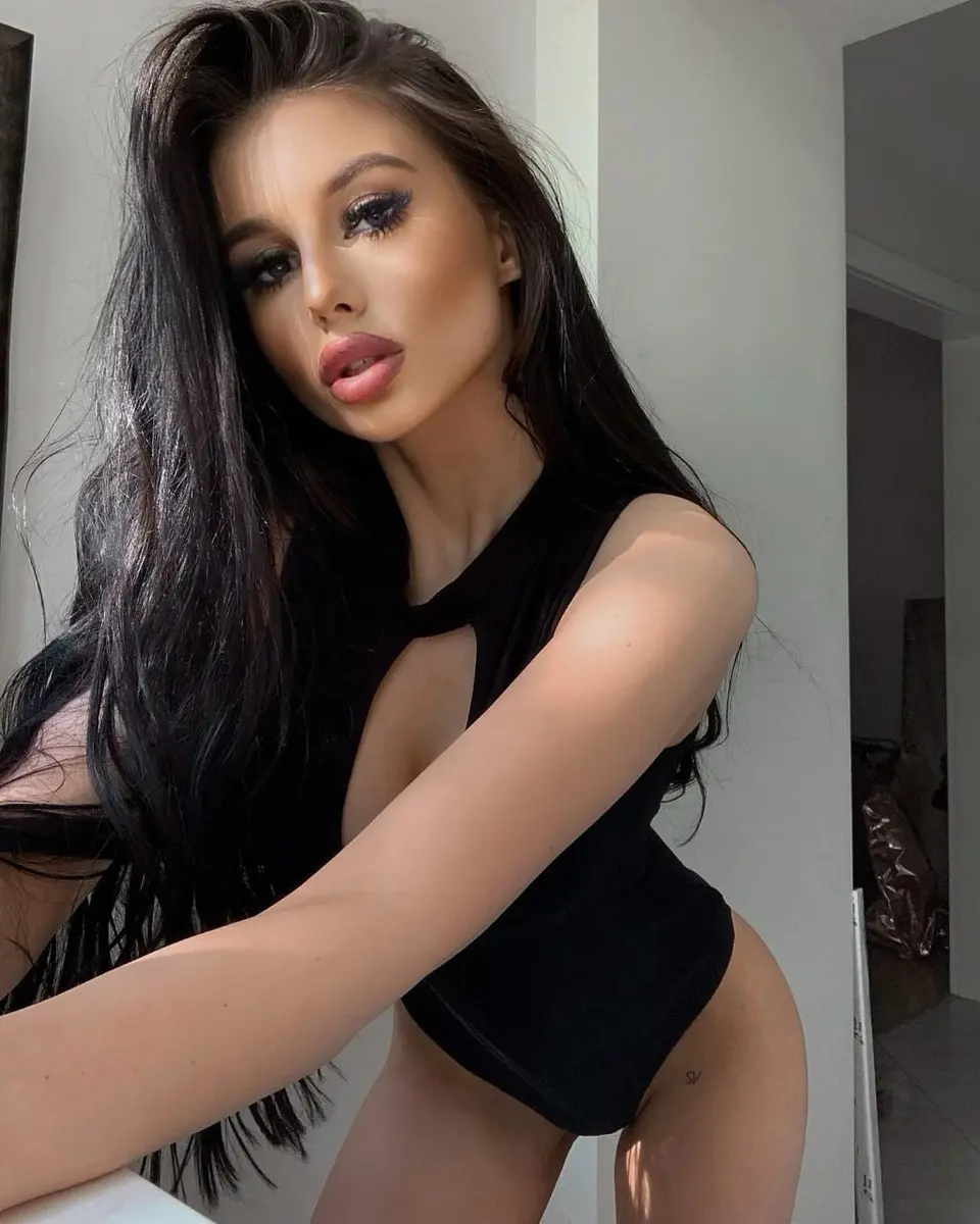 Милана эскорт в городе Москва