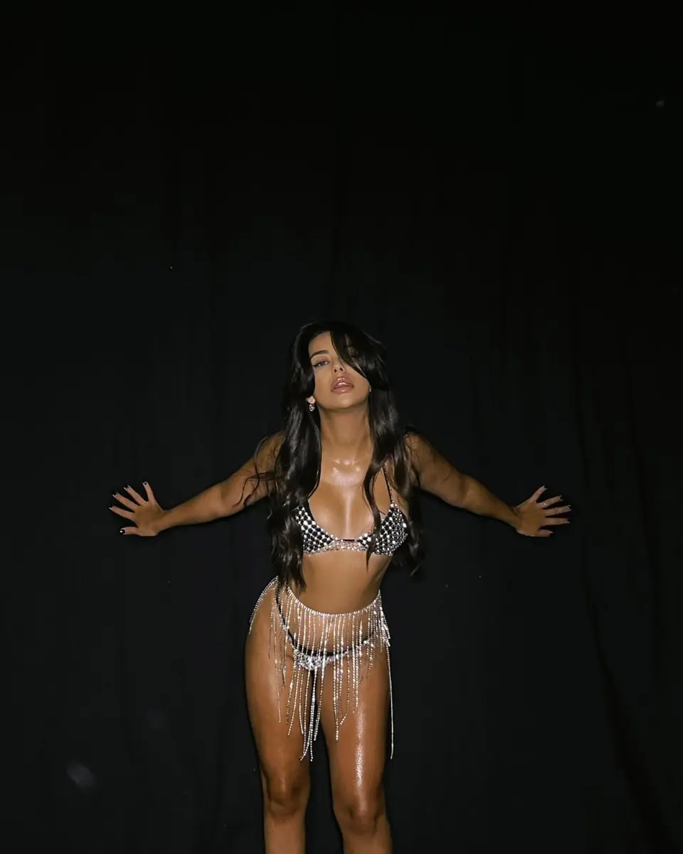 Мирелис эскорт в городе Москва